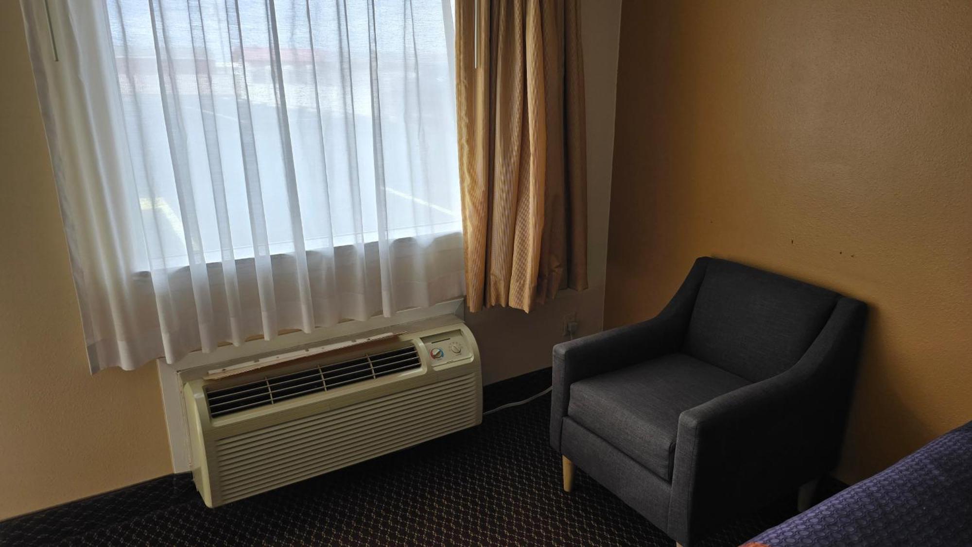 Texan Inn And Suites Монаханс Екстериор снимка