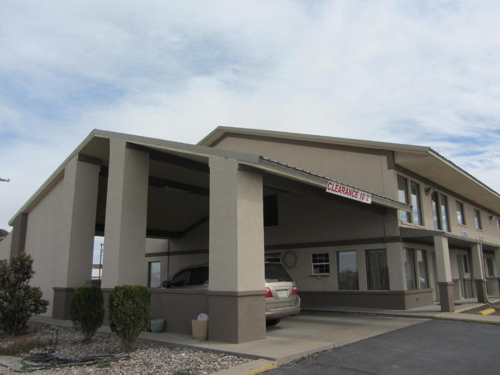 Texan Inn And Suites Монаханс Екстериор снимка
